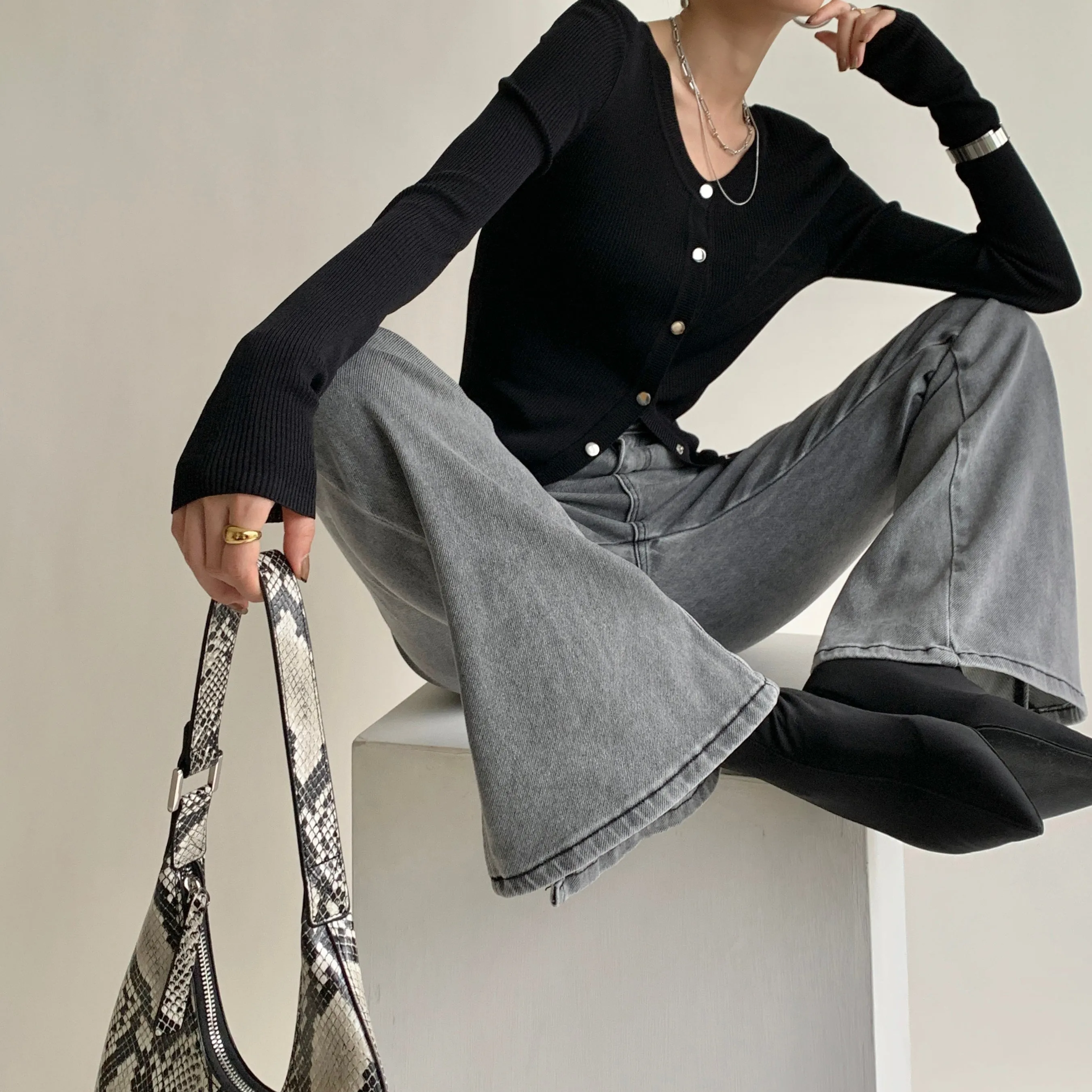 Knitted Classic Cardigan - Black