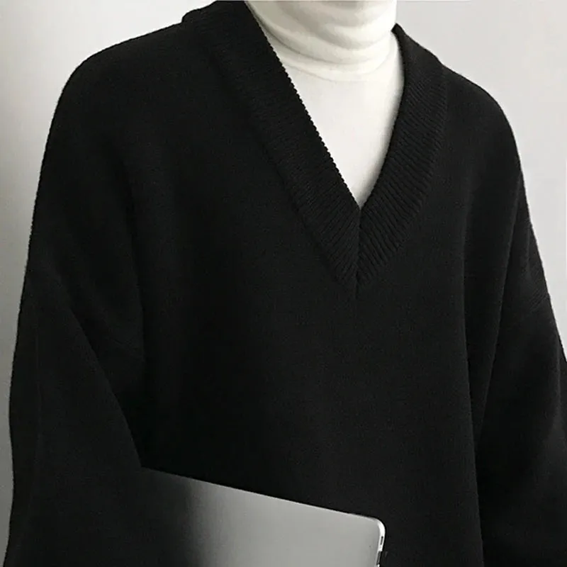 V-Neck Black Solid Sweater