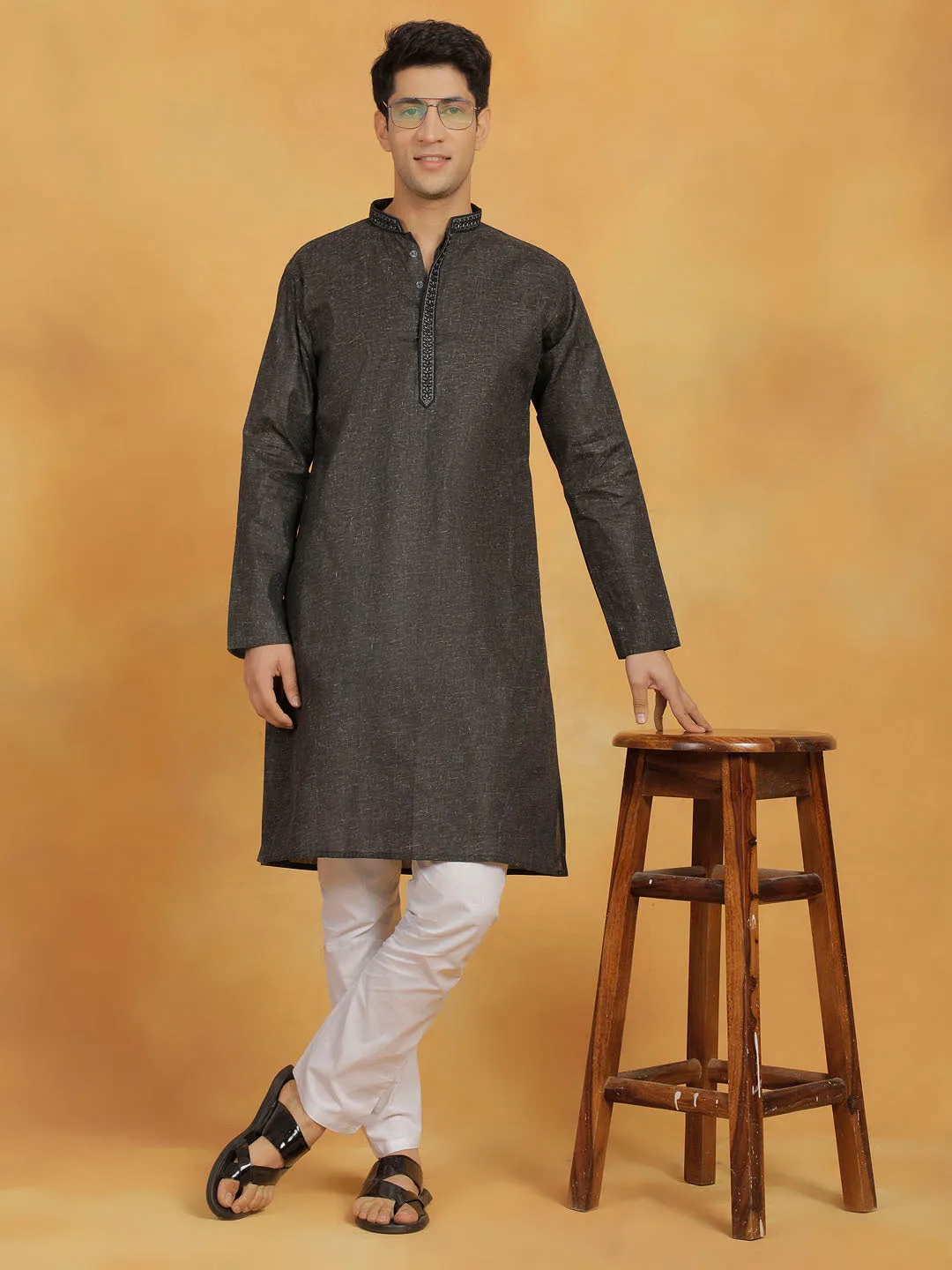 VASTRAMAY Black & White Cotton Kurta Pyjama