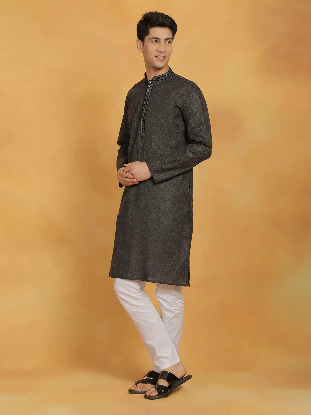 VASTRAMAY Black & White Cotton Kurta Pyjama