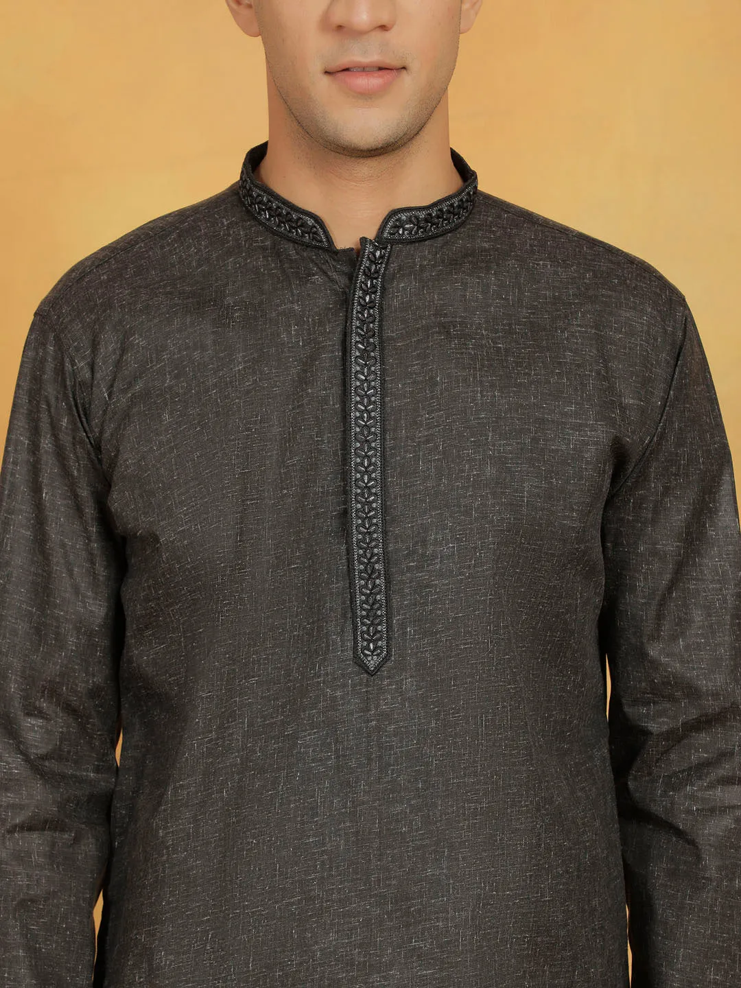 VASTRAMAY Black & White Cotton Kurta Pyjama